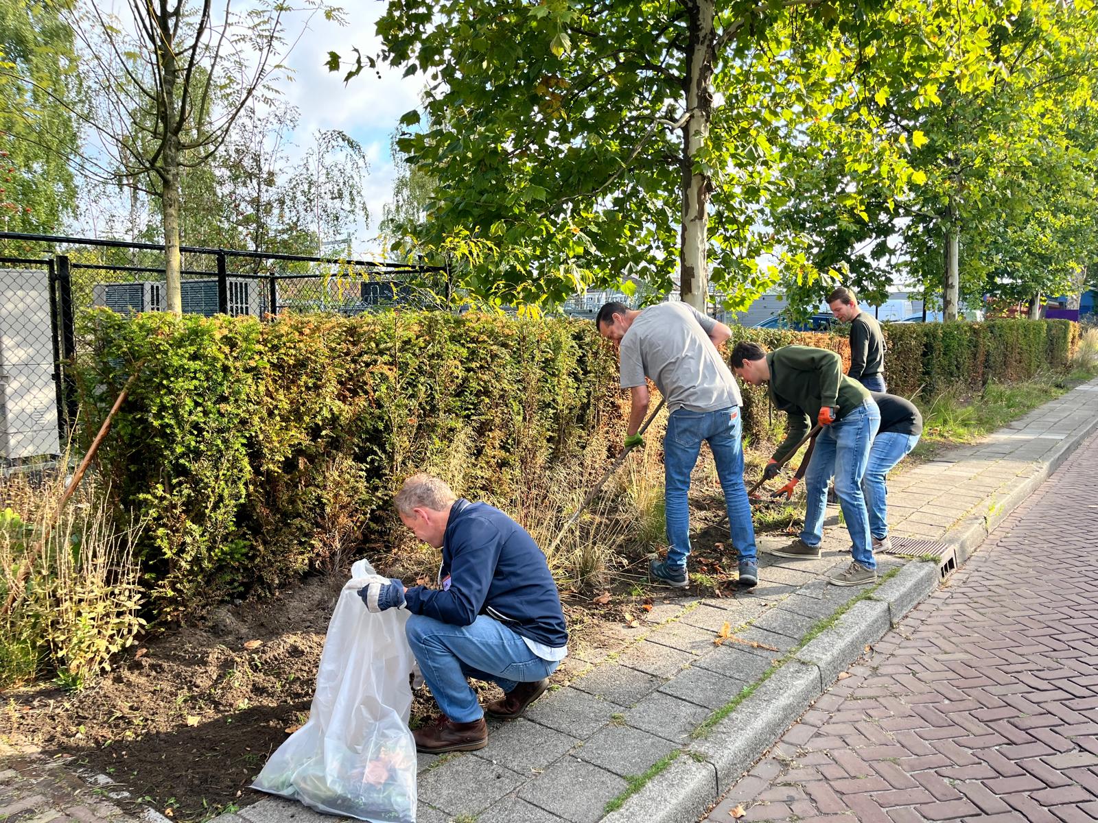 Hand - Groenonderhoud - Fuutlaan springplank en ASML